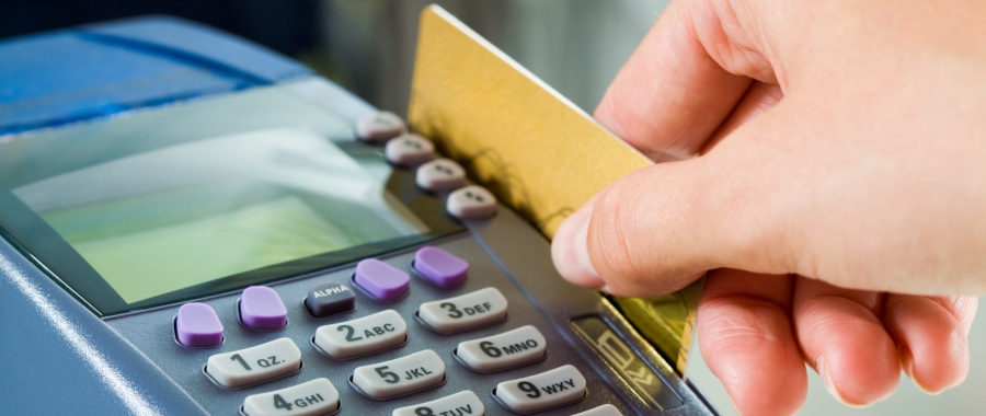 Direitos e deveres de quem utiliza o cartão de crédito como meio de pagamento.