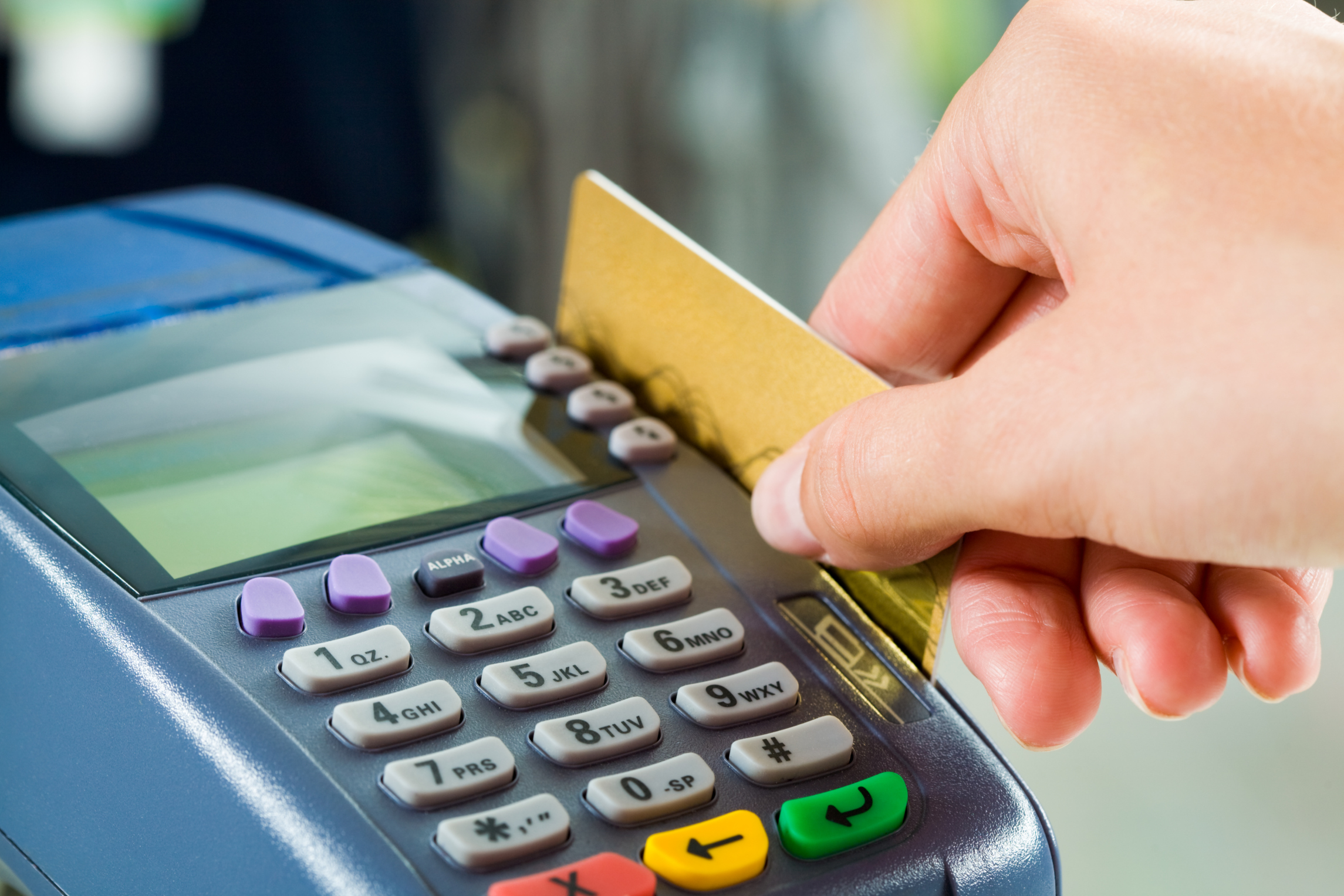 Direitos e deveres de quem utiliza o cartão de crédito como meio de pagamento.